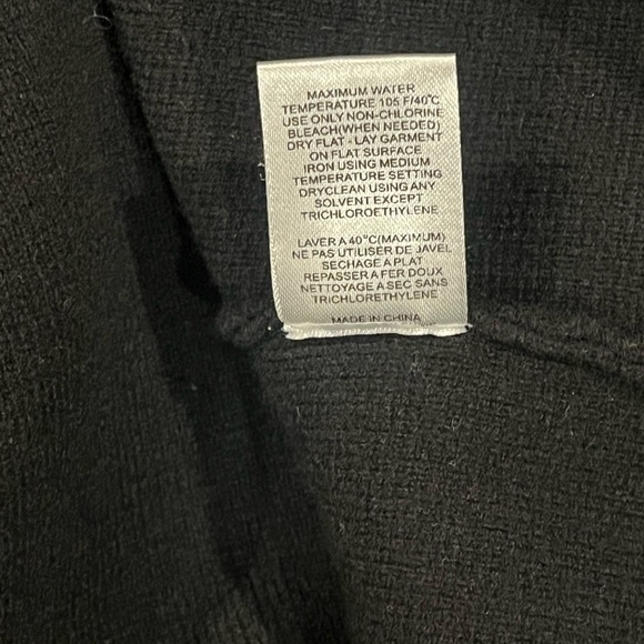 JOSEPH Milano Knitted Soft Wool Sleeveless Dress with Large Pockets, Deep V Neck - Picture 10 of 12